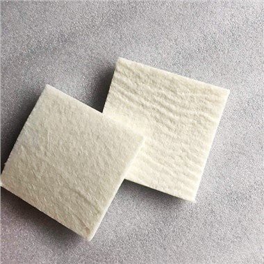 Tapis hydrophobe d'isolation d'aérogel de silice